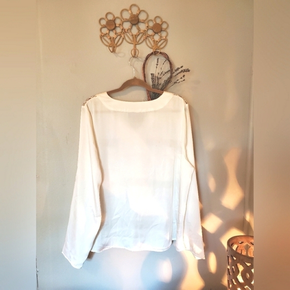 Dana B Ivory Lace Shirt - Picture 9 of 9